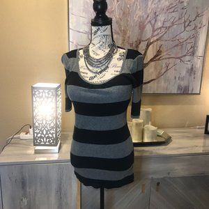 Express Grey & Black 3/4 sleeve scoop top